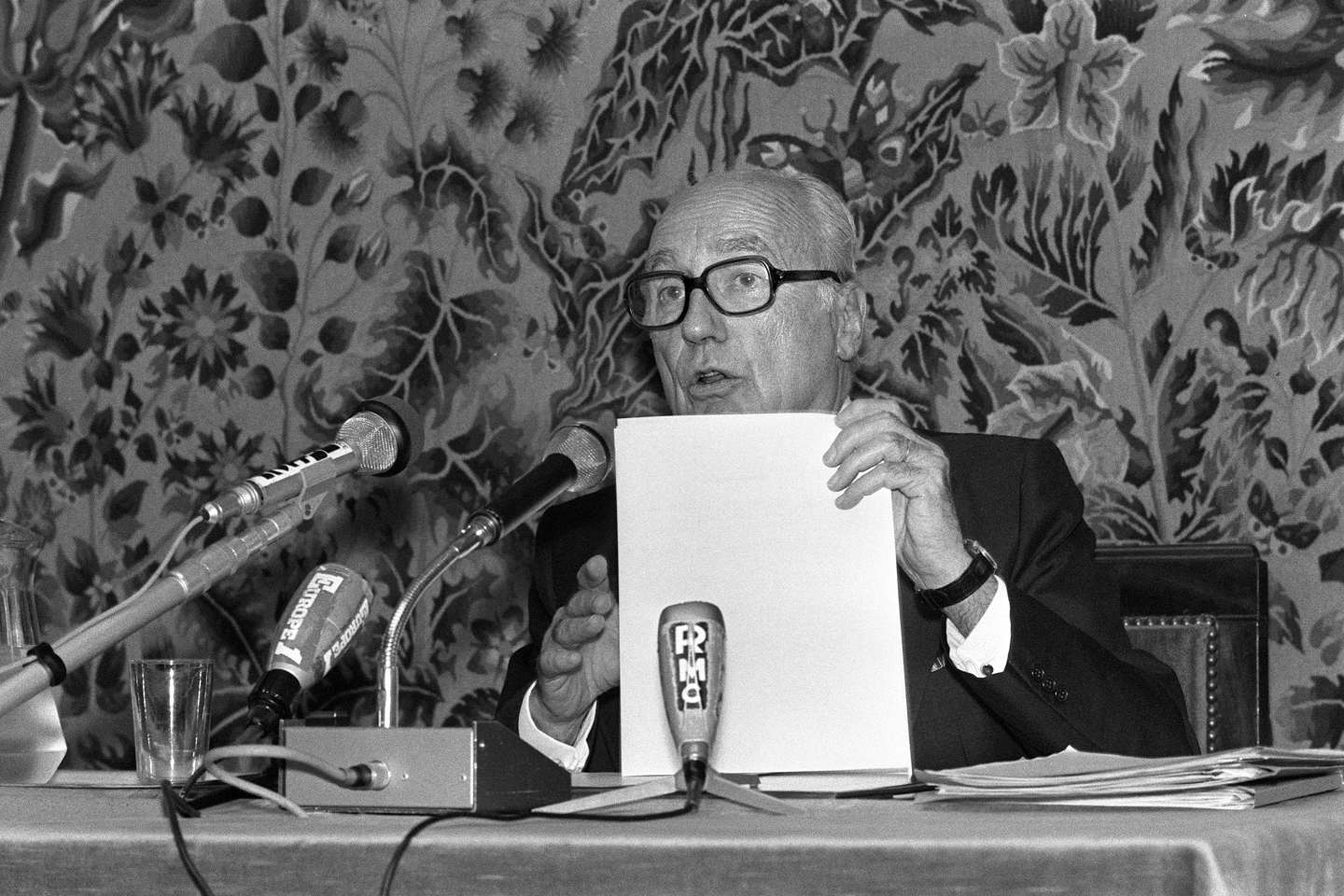 Cancelan la  condecoración con la Orden de Mayo otorgada a un colaborador del nazismo