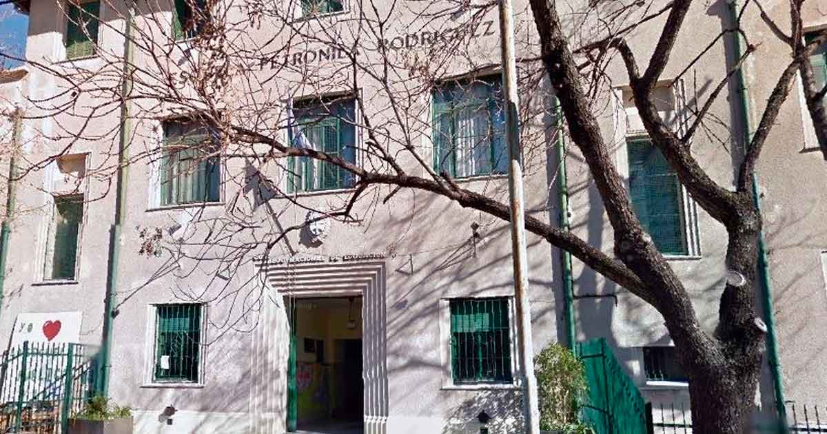 La Escuela pública Petronila Rodríguez convoca a sus egresados