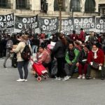 Balvanera: movimientos sociales marcharon de Plaza Miserere a la Jefatura de Gobierno por alimentos para comedores y contra recortes a Ciudadanía Porteña