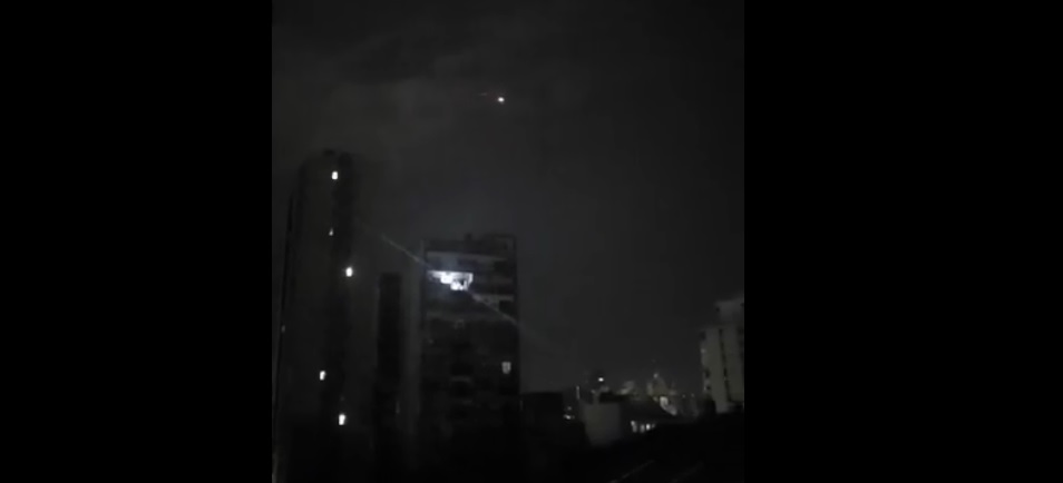 Un helicóptero sobrevoló Balvanera por un delincuente que se fugó del Hospital Ramos Mejía