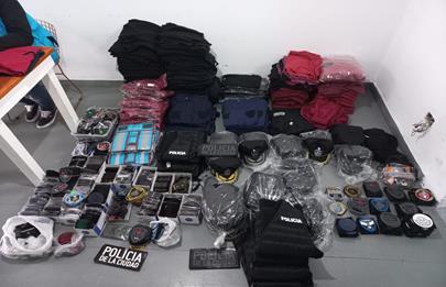 Allanamiento y secuestro miles de uniformes policiales truchos