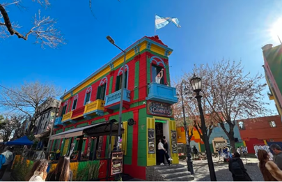 Messi tiene una estatua homenaje en Caminito