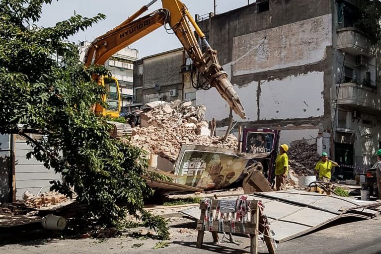 Colegiales y 70 manzanas on fire