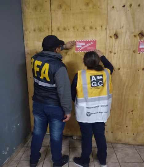 Once: rescatan a dos mujeres y un hombre víctimas de trata de un hotel en Sarmiento al 2900