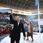 Rodríguez Larreta les tomó la Promesa a la Bandera a más de 7.000 alumnos en Villa Soldati