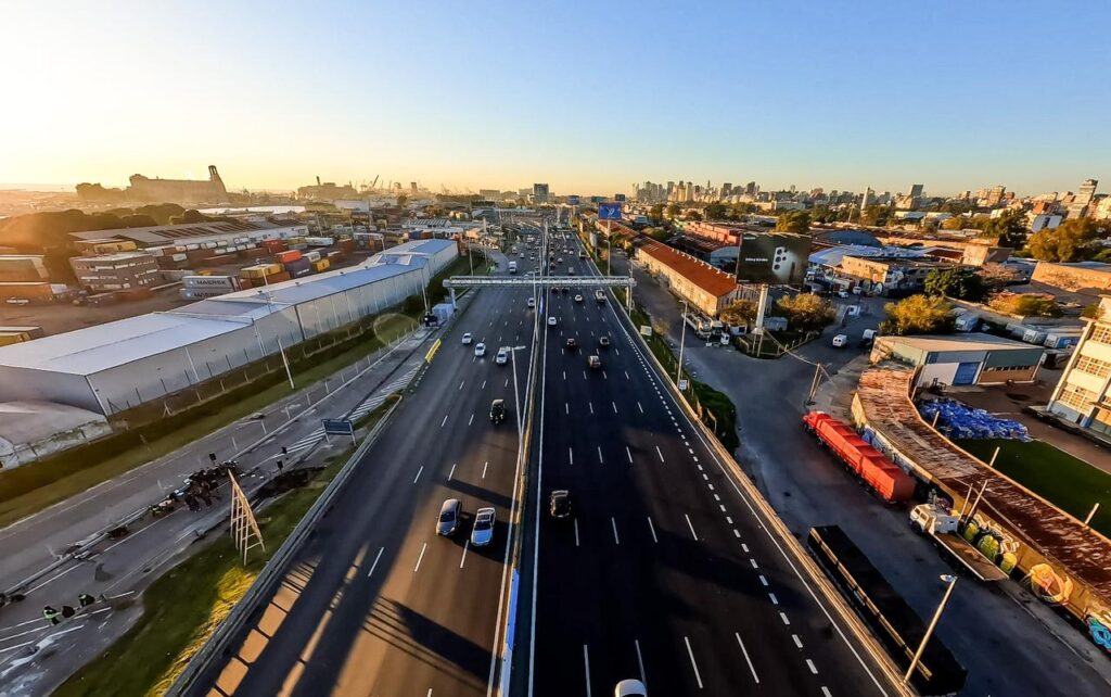 Illia: el GCBA habilitó la autopista inteligente en ambos sentidos