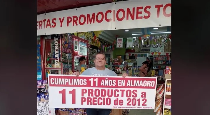 Almagro: un kiosco cumple 11 años en el barrio y vende productos con precios del 2012