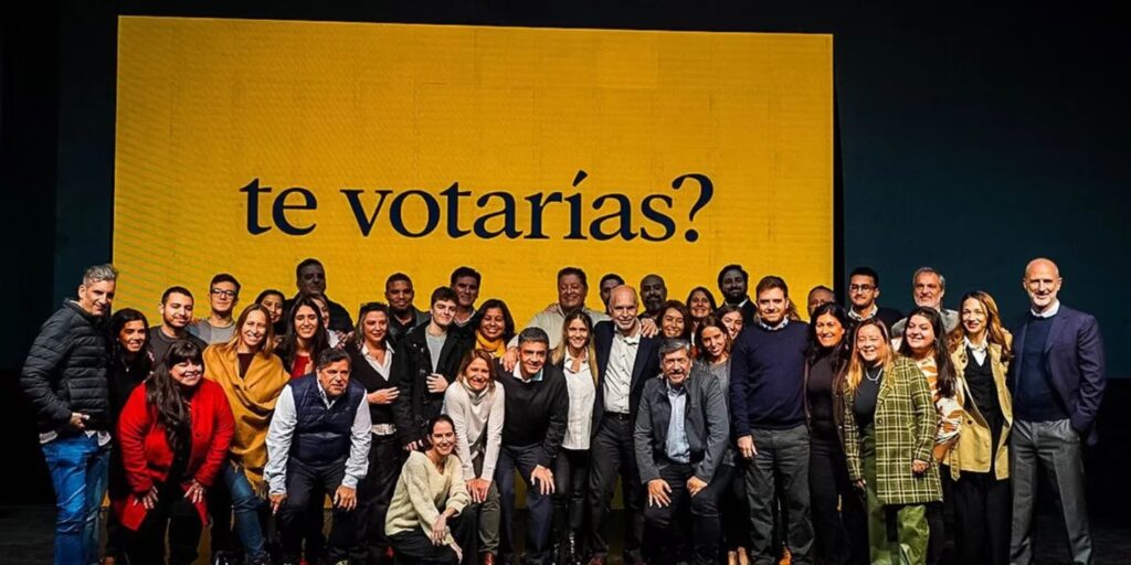Rodríguez Larreta y Ferrario presentaron a los 34 vecinos que serán precandidatos a legisladores y comuneros por el PRO