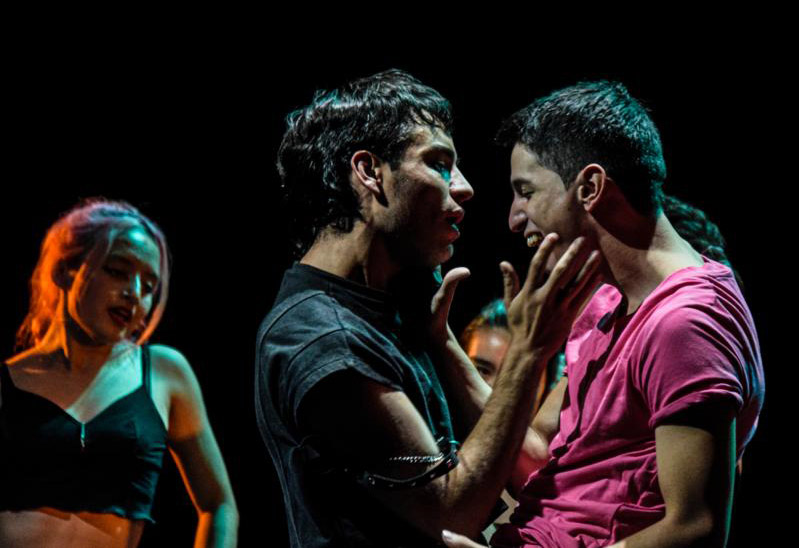 La Matrera, compañía teatral chilena, abrió una sala en Almagro y exhibe una obra en Abasto
