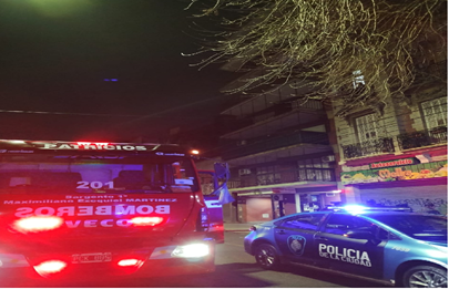Voraz incendio en un edificio en Parque Patricios