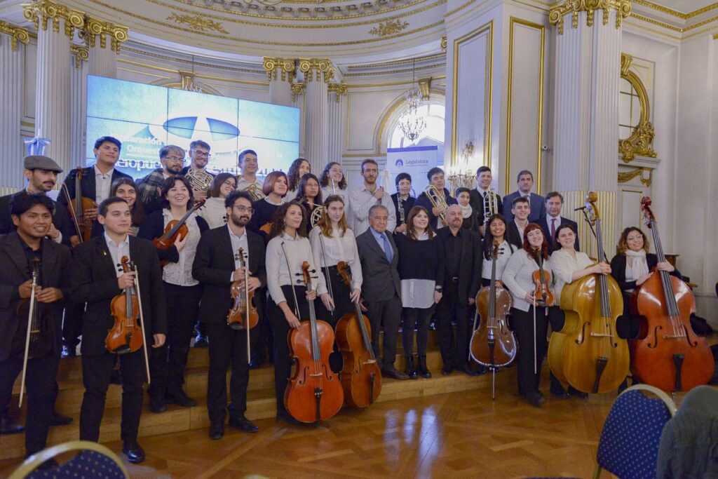 La Legislatura porteña declaró de Interés Cultural a la Orquesta Aeropuertos Argentina 2000