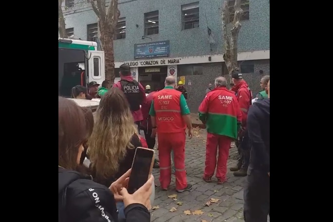 Palermo: asistieron a 22 estudiantes por una pérdida de gas en una escuela privada