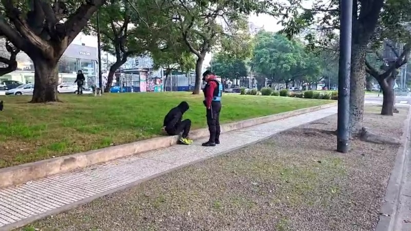 Un automovilista intentó acuchillar a otro en plena avenida 9 de Julio