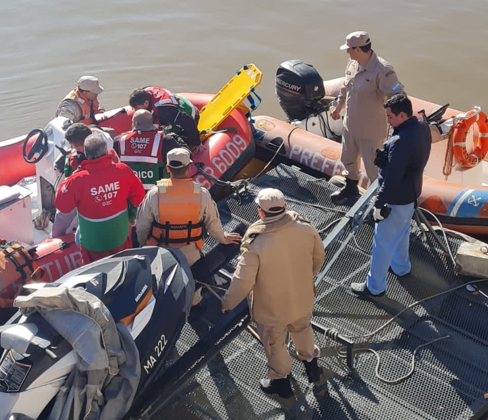 Puerto Madero: rescataron a una joven que cayó al agua desde el Puente de la Mujer