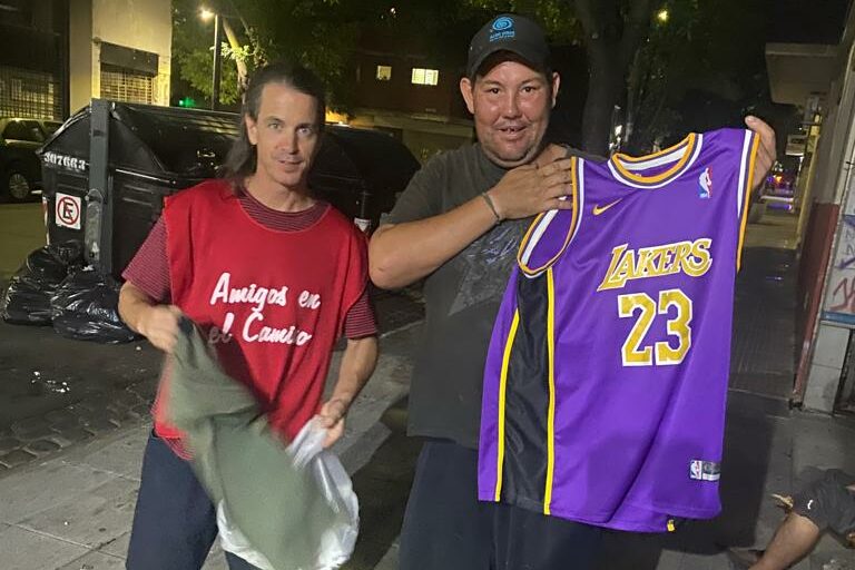 Un hombre sin techo murió cerca del Parque Centenario