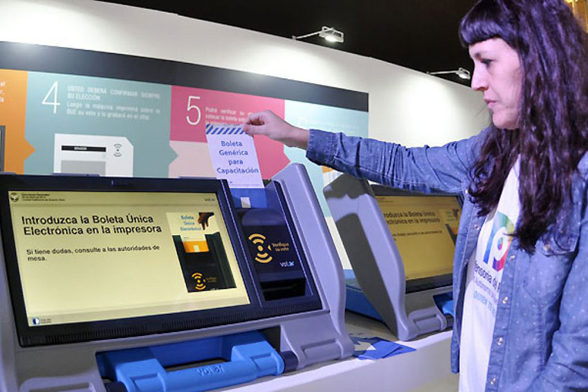 Presentan amparo para suspender el voto electrónico en CABA