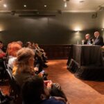 Oscar Moscariello presentó su nuevo libro Reflexiones sobre un mundo en ebullición