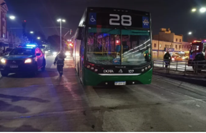 Accidente en Pompeya con joven internado en grave estado
