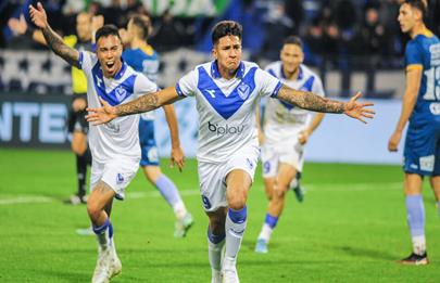 Vélez volvió al triunfo de la mano del nuevo DT
