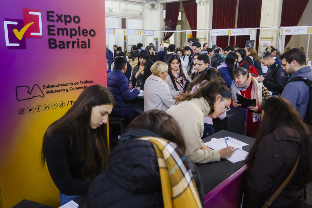 6ta edición de la Expo Empleo Barrial donde habrá más de 300 ofertas laborales