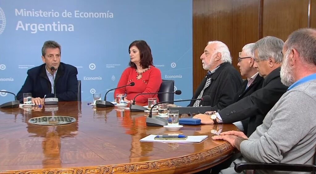 Massa anunció el levantamiento del paro de colectivos y criticó a la Ciudad