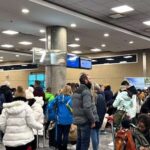 Demoras y turistas varados en Aeroparque por el paro de aeronáuticos