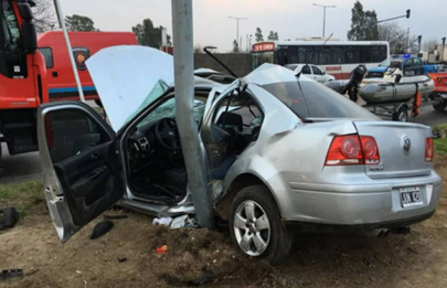 Choque con heridos graves en 27 de Febrero y Autopista Cámpora