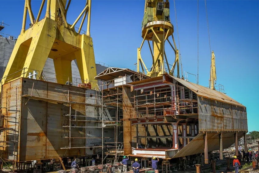 En el  astillero Río Santiago tuvo lugar la botadura de una compuerta gigante construida en sus instalaciones