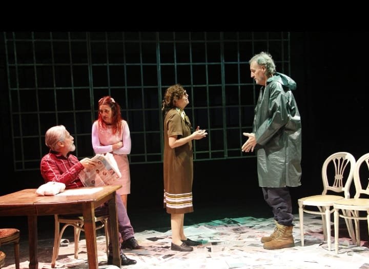 Balvanera: quieren distinguir a la obra sobre Malvinas “El visitante”, exhibida en el Teatro El Popular