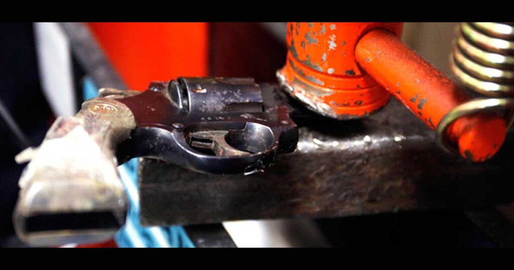 Si aprecia su propia vida, y la de su familia, por favor, no “cultive” armas en su casa