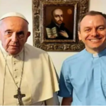 De Liniers al Vaticano el Papa Francisco eligió su nuevo secretario