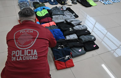 Taller textil de Flores fabricaba ropa apócrifa