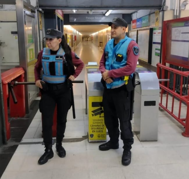La Policía de la Ciudad empezó a utilizar las pistolas eléctricas taser