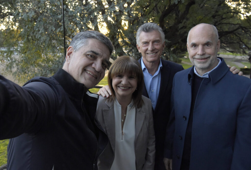 Larreta, Bullrich y Mauricio Macri se hicieron una selfie en apoyo a Jorge Macri
