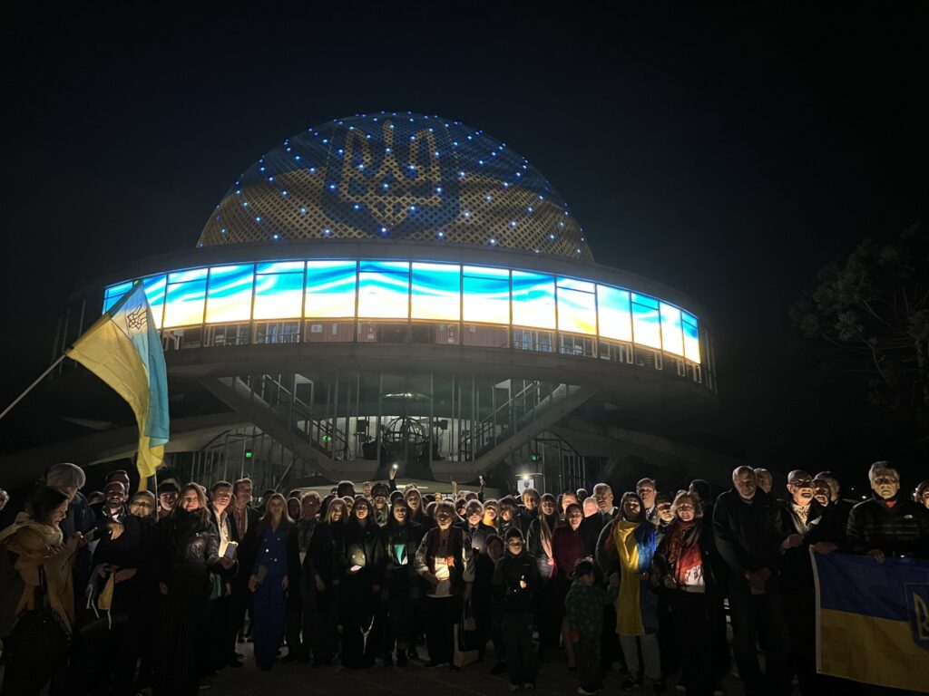 La comunidad ucraniana celebró los 32 años de su Independencia frente al Planetario de Palermo