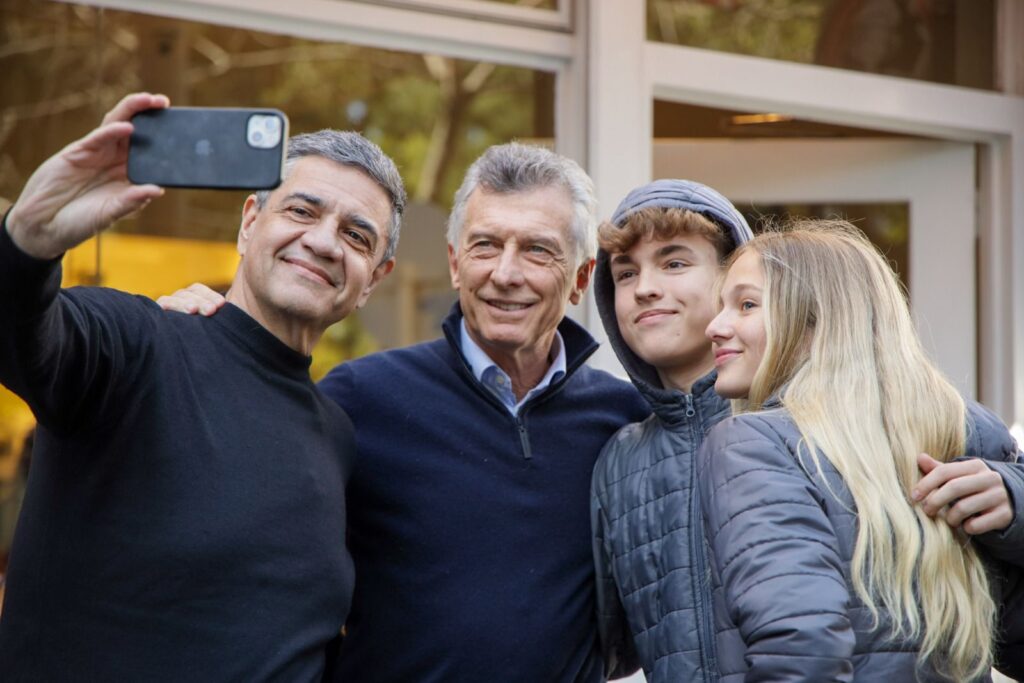 Mauricio Macri se sumó a la campaña de su primo Jorge en Belgrano