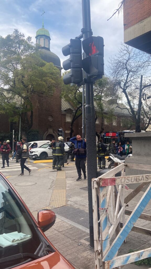 Amenaza de bomba y evacuación en Crónica, Artear y C5N