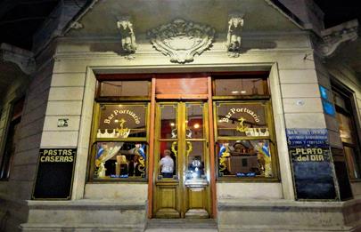 Noche de tangos en La Boca