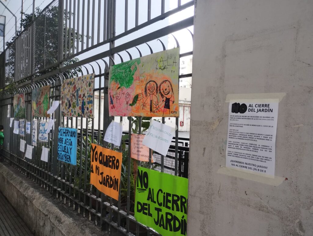 Caballito: protesta de la comunidad educativa que denuncia el cierre de un jardín
