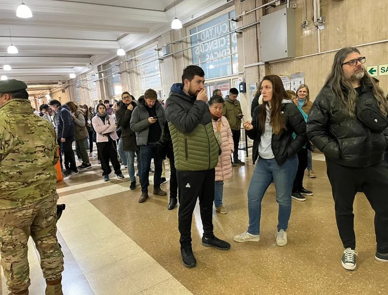 Denuncian al GCBA por presunto “fraude electoral por negligencia” ante las fallas del voto electrónico en las PASO
