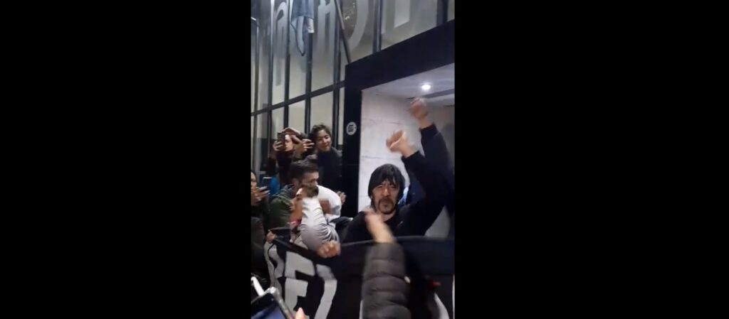 Balvanera: Facundo Morales murió en el Hospital Ramos Mejía tras la represión policial en Obelisco y liberaron a sus compañeros en la fiscalía de Combate de los Pozos