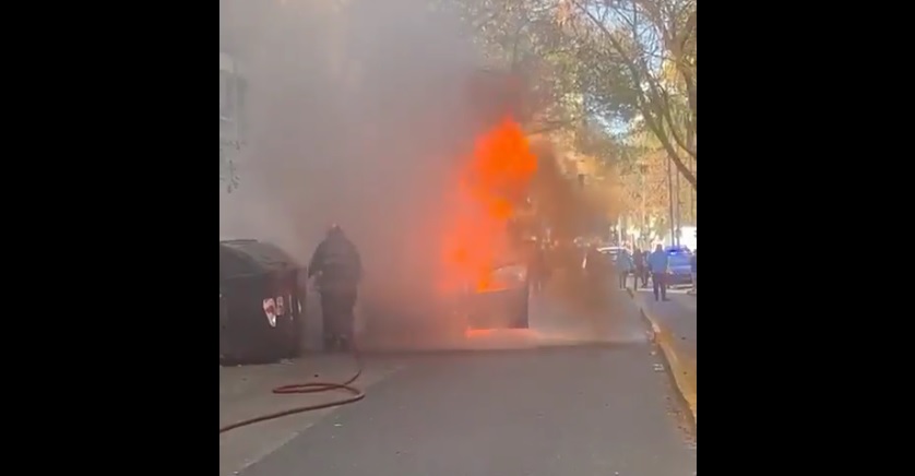 Se incendió un auto en Constitución y Entre Ríos: no hubo heridos