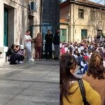 Emotivo reconocimiento hacia la directora de la Escuela Petronila Rodríguez