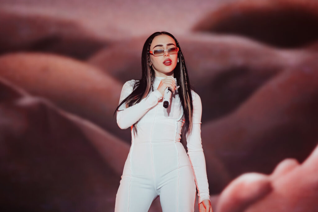 Nicki Nicole suma una quinta función en el Movistar Arena