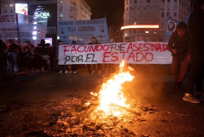Acto en Obelisco en repudio a la muerte de Facundo Morales