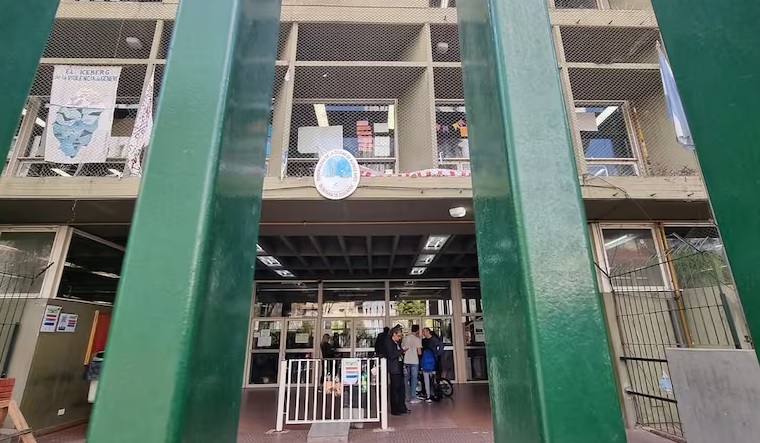 Palermo: familias del Lengüitas alertan por falta de docentes