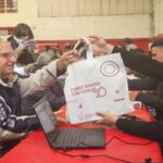 Entrega de tablets en el club Sol de Mayo