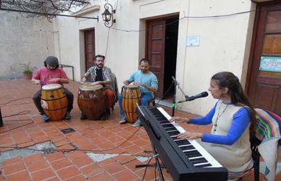“Nora Sarmoria y la cuerda del río” en el Marco del Pont
