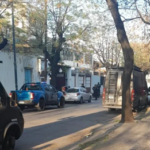 Policía atrincherado en el baño de un taller de la PFA con brote psicótico