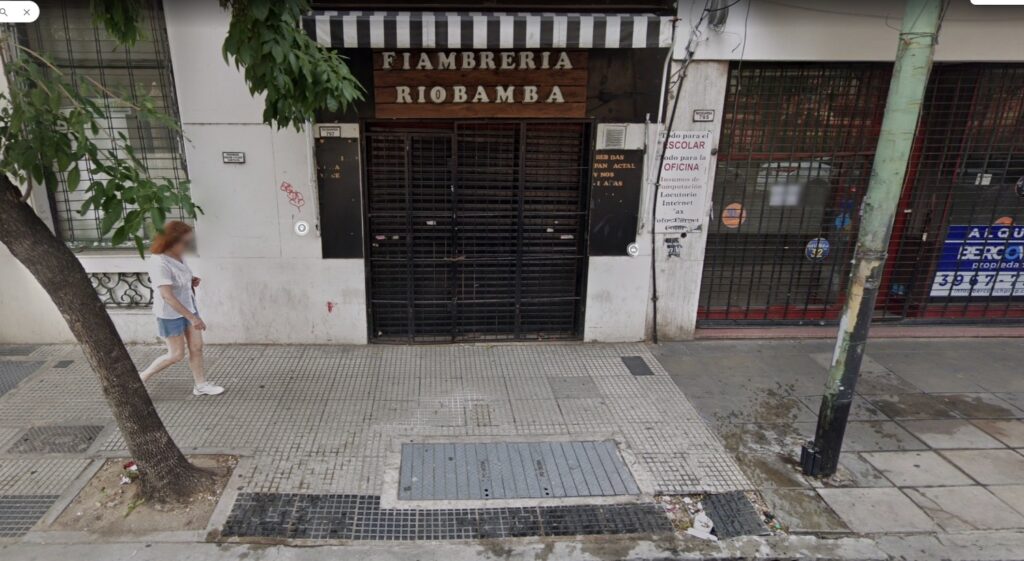 Balvanera: una mujer de 87 años tropezó en la vereda, se cayó y murió